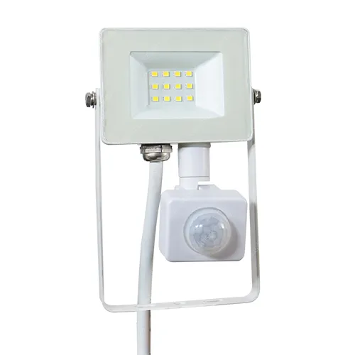 Led reflektor 10W, 1200 lumen, mozgásérzékelővel, IP65, vízálló. 3000 kelvin, meleg fehér. Life Light Led 2 év garancia! Led reflektor LLR10WMOZSMDW3000K 2 év gar.