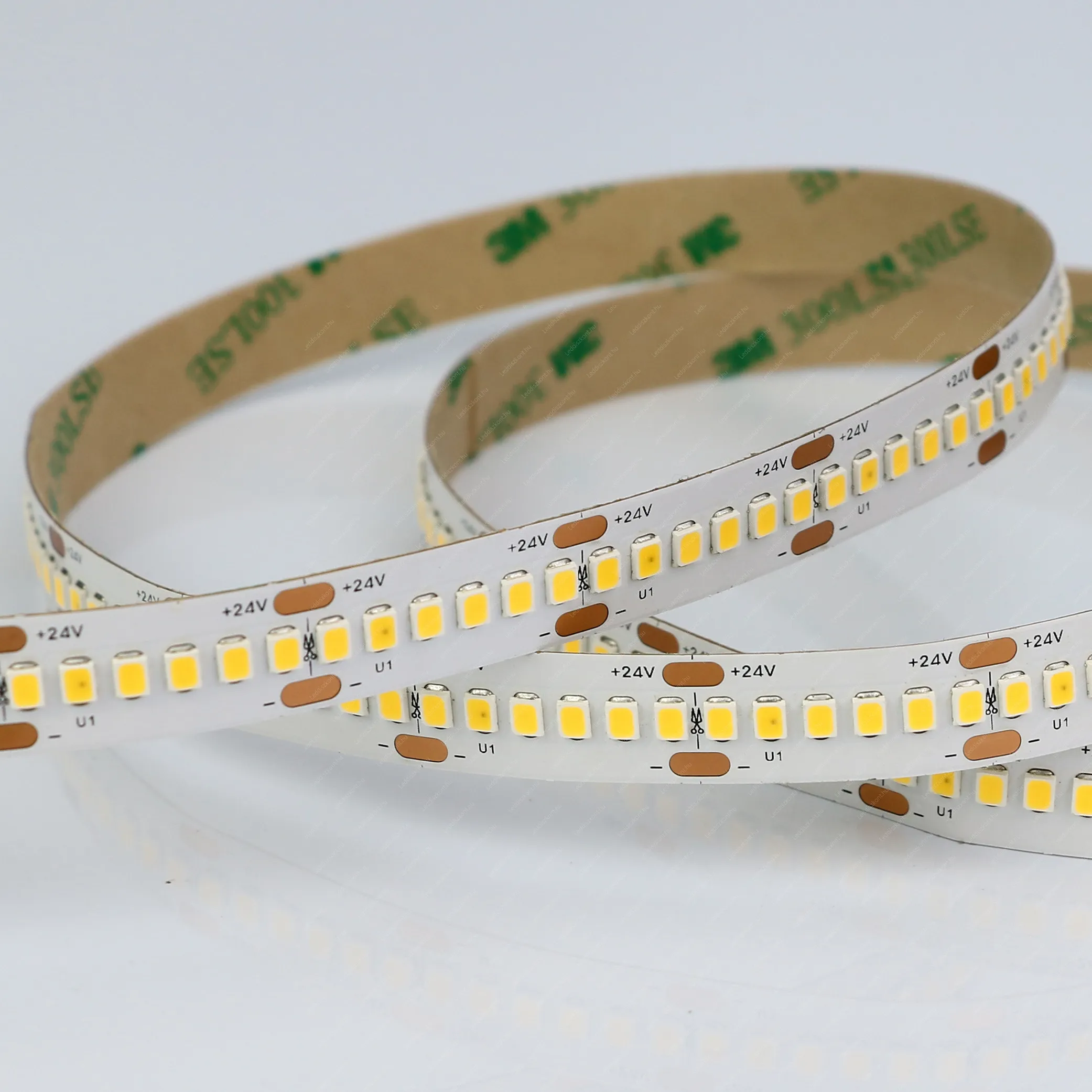 Led szalag 24V 240 Led/m, 18W, 2200 Lumen, 4000K közép fehér, 12mm. Profiknak Marathone, 15 méter is betáplálható egy oldalról! Life Light Led 2 év garancia! Led szalag LLSZ24V2835MAR240LSW 2 év gar.