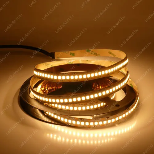 Led szalag 240led/m, 2835 chip, 2830 Lumen, 2700K, meleg fehér. Fővilágításnak is alkalmas! Life Light Led 2 év garancia! Led szalag LLSZ2835240L2EV2700KE 2 év gar.