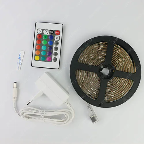 RGB Led szalag csomag, 3 méter IP65 vízálló RGB Led szalag, 30 Ledes, 24 gombos infrás vezérlő, 1,5A tápegység. Life Light Led. Led szalag csomag LLSZIP65505030L2EVRGB3MSZETT 2 év gar.