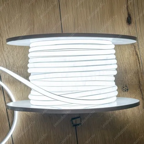 230V COB Led szalag 120 Led/m, 10W, 700 lumen, 10 centinkként vágható! 6000 kelvin, hideg fehér, IP65, vízálló. Egy oldalról 50 méter táplálható be! Led szalag 230V LSZIP65V240L230V10CMCOB6000K 2 év gar.
